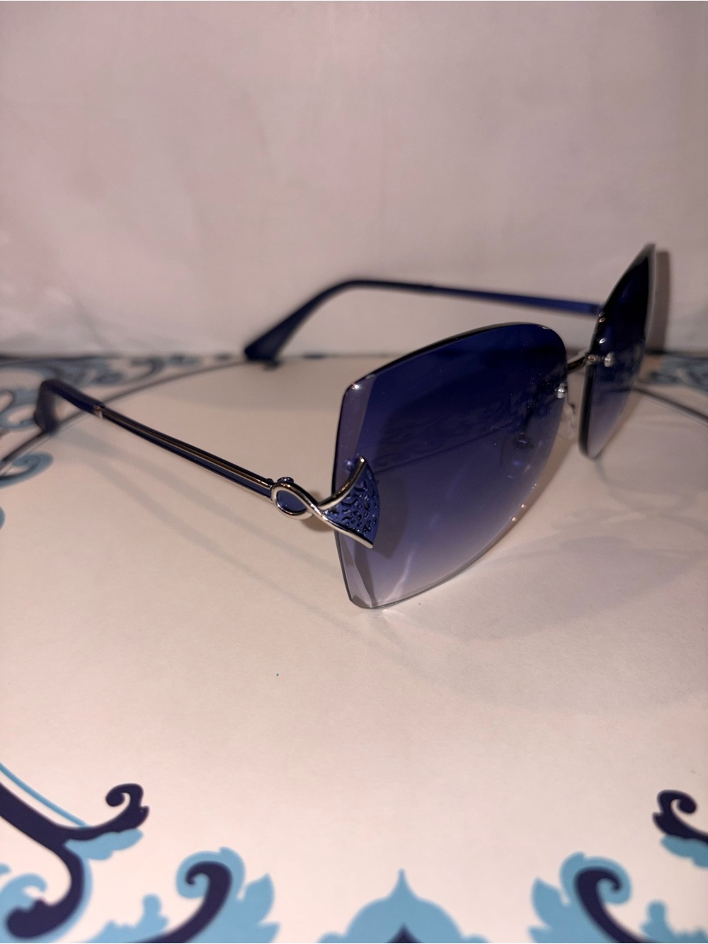 New Women's Blue Gradient Rimless Sunglasses